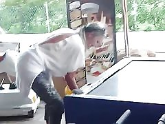 Braless airhockey